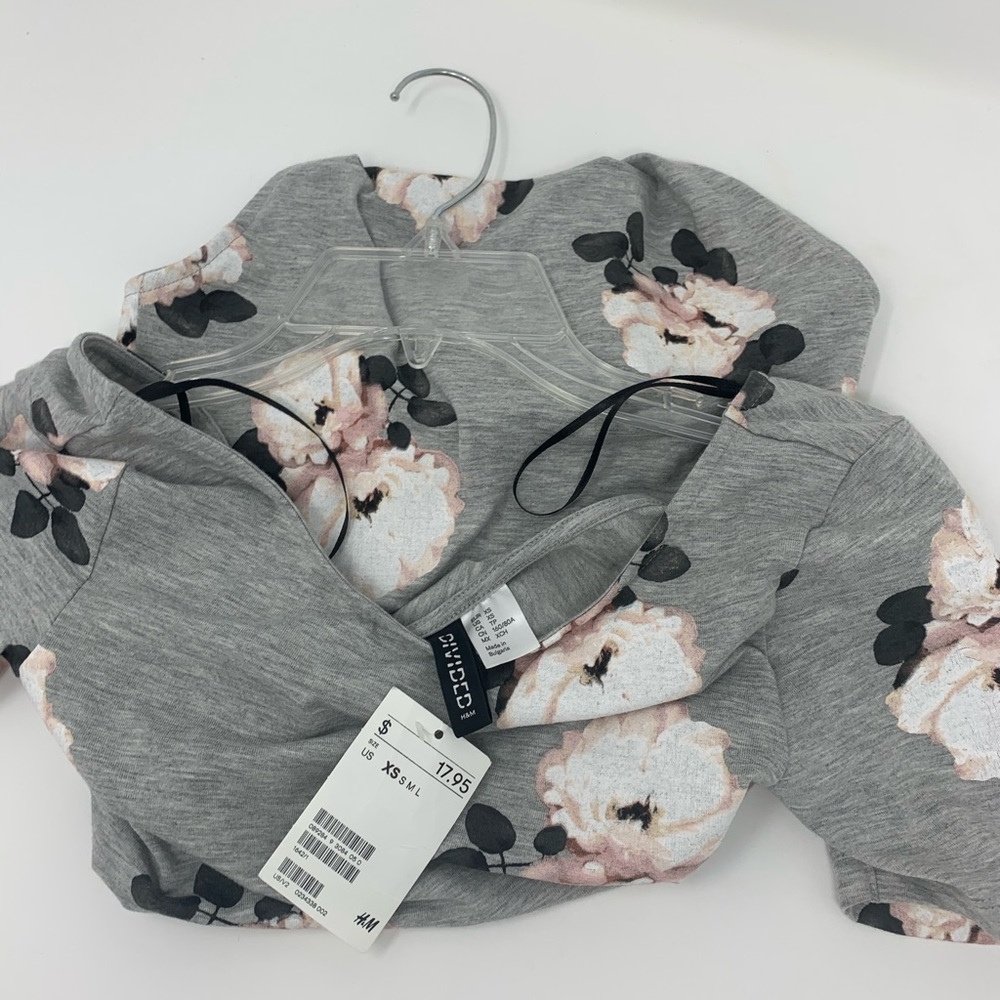 H&M grey one-piece with flowers sz XS shirt